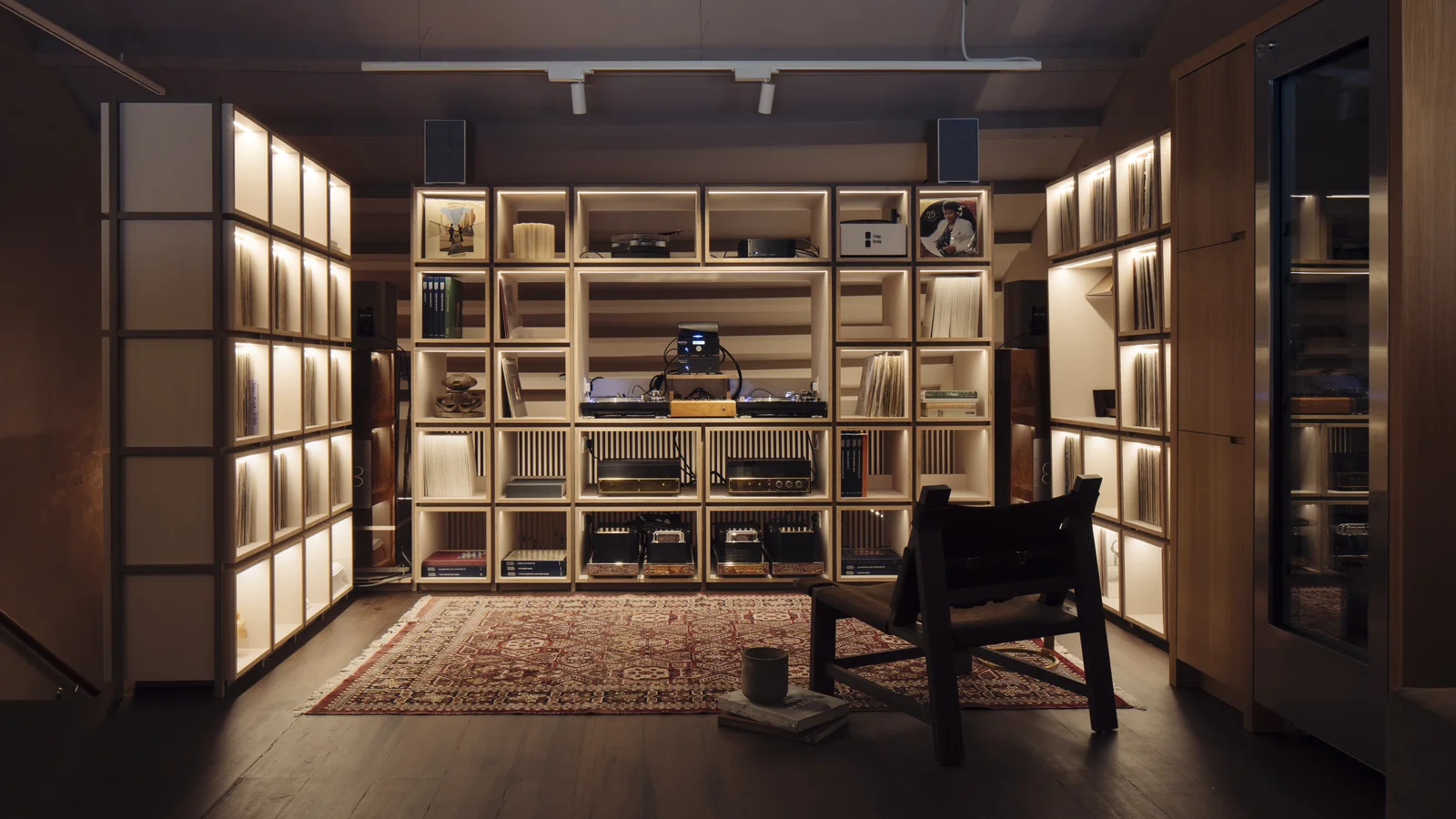Appetite listening bar
